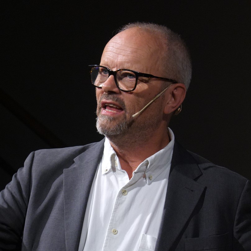 Robert Llewellyn